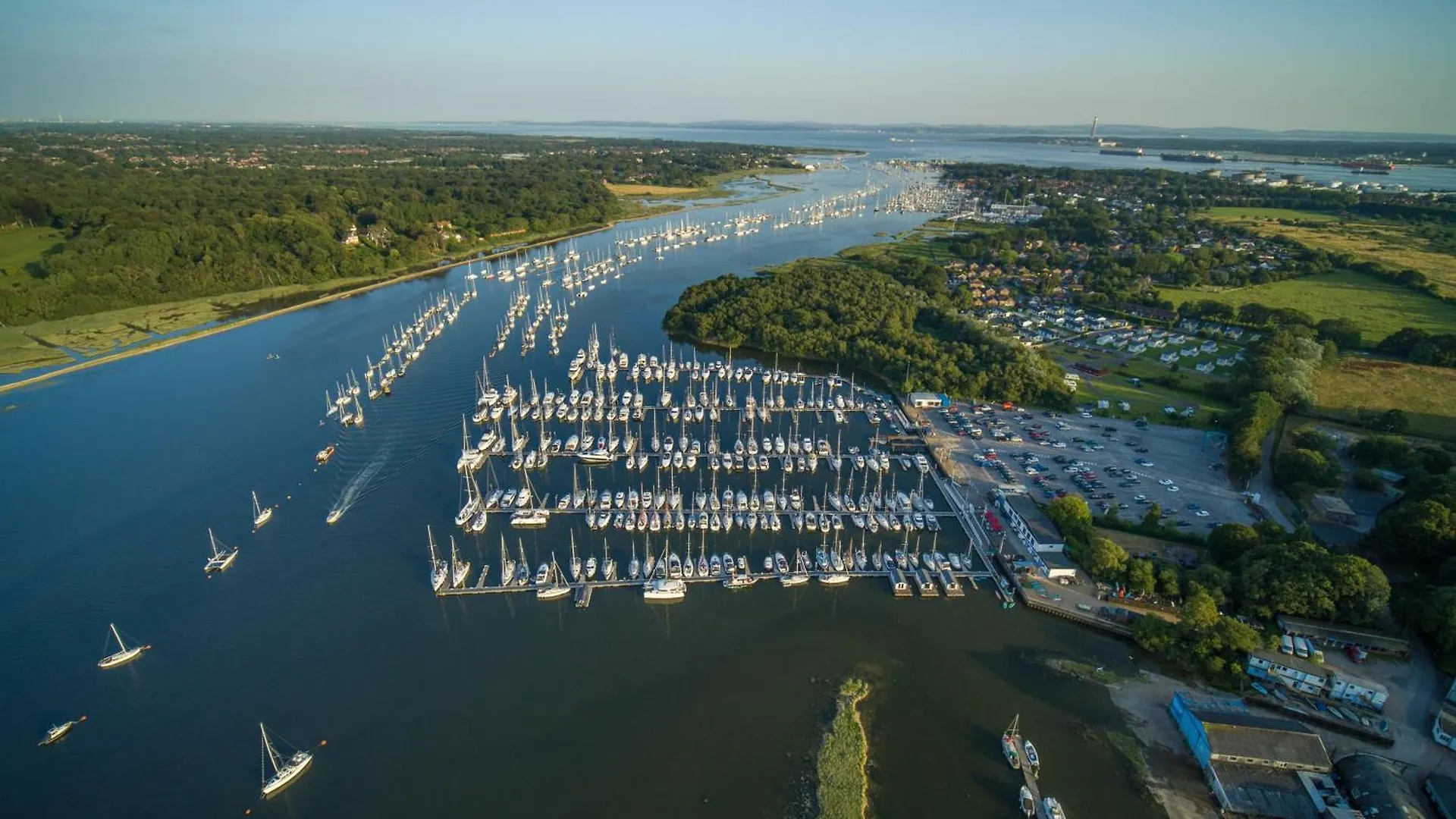 Mercury Yacht Harbour And Holiday Park Bursledon